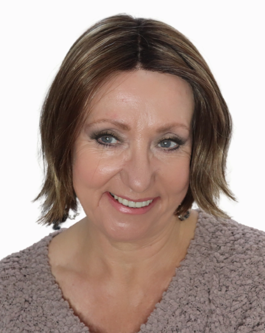 Kennedy Wig by Estetica | Synthetic Hair | Average Cap