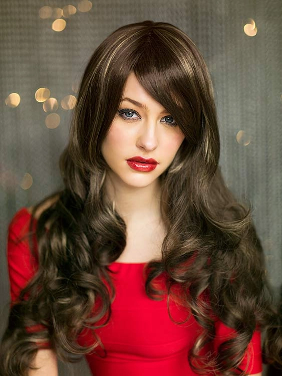 Long brown wig with gentle waves: Bella