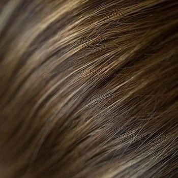 Long brown wig with gentle waves: Bella
