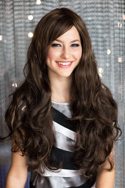 Long brown wig with gentle waves: Bella