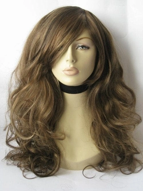 Long brown wig with gentle waves: Bella