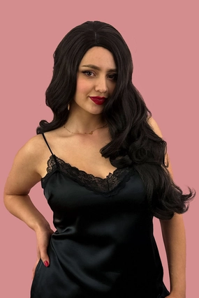 Long, brown wig, with wonderful loose waves and curls and a sweeping fringe: Leonie