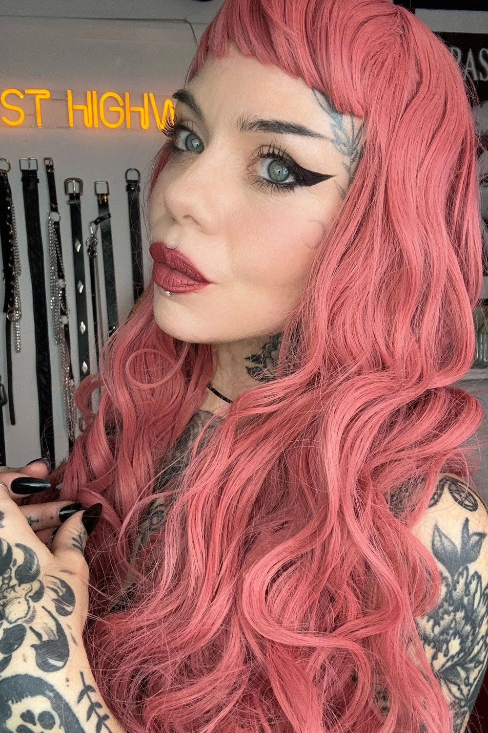Long pastel-pink pinup style wig with gentle waves and short fringe: Candy