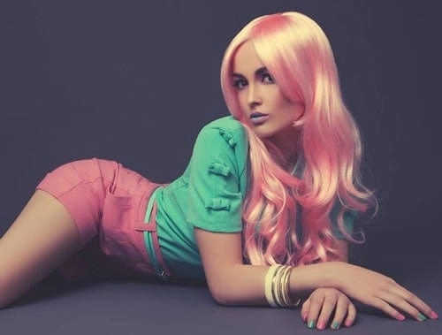 Long pink wig with big loose curls: Donna