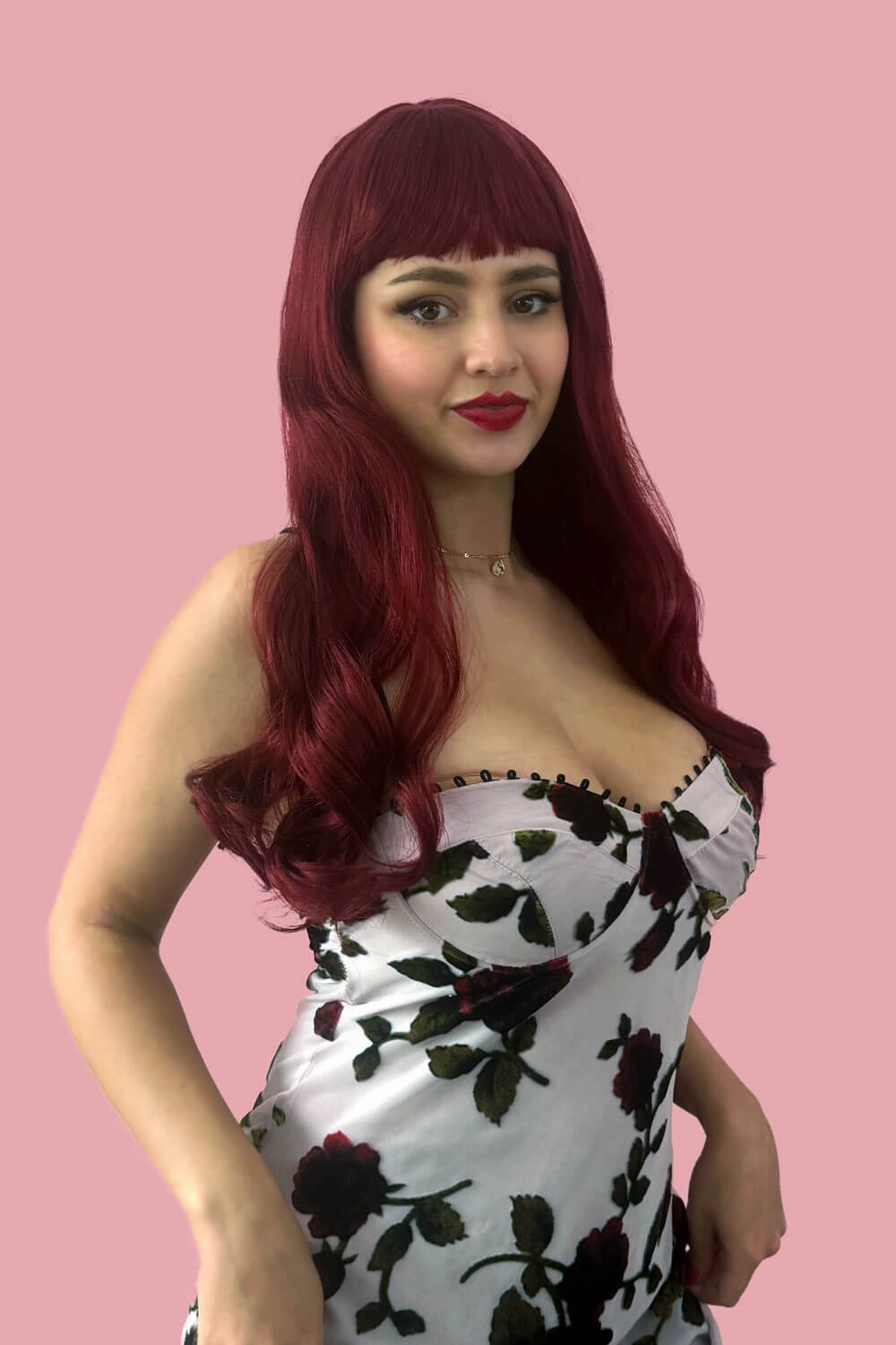 Long red wig with straight retro-style fringe: Esther