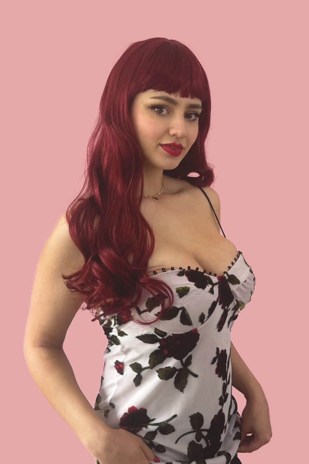 Long red wig with straight retro-style fringe: Esther