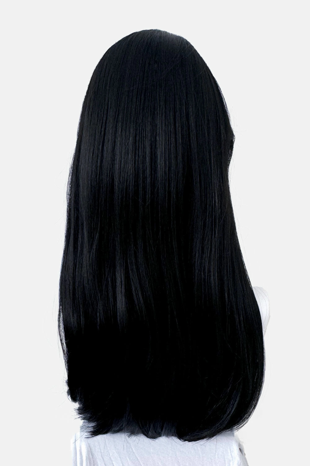 Long straight black wig with straight fringe: Carmen