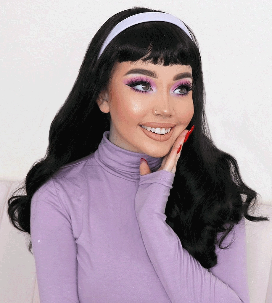 Long wavy black wig with vintage-style, rockabilly, straight fringe: Eloise