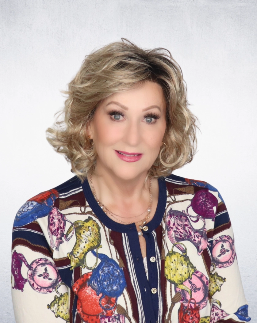Onda Wig by Ellen Wille | Synthetic Hair | Petite/Average Cap