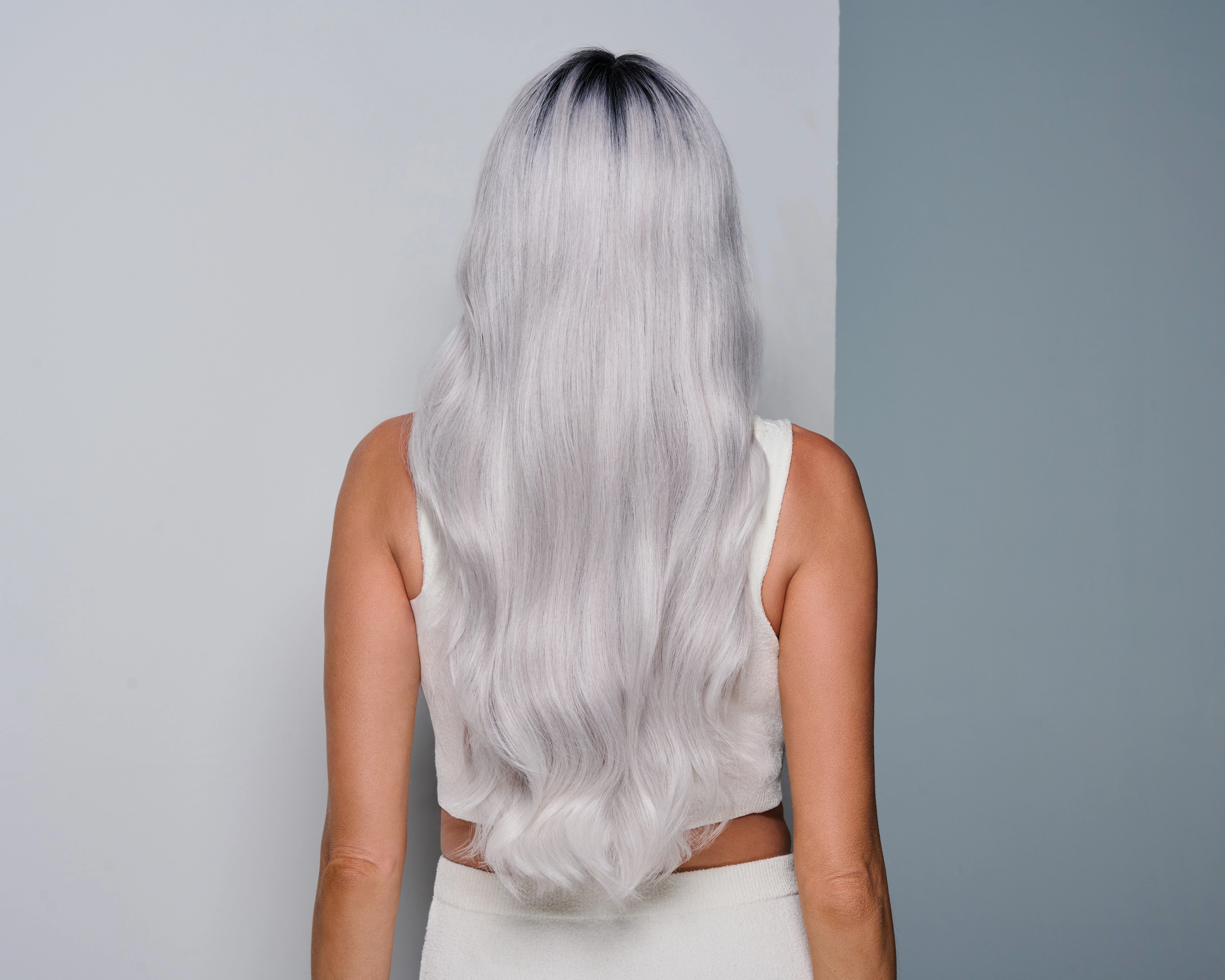 Queue The Hue Wig by Raquel Welch | Average Cap