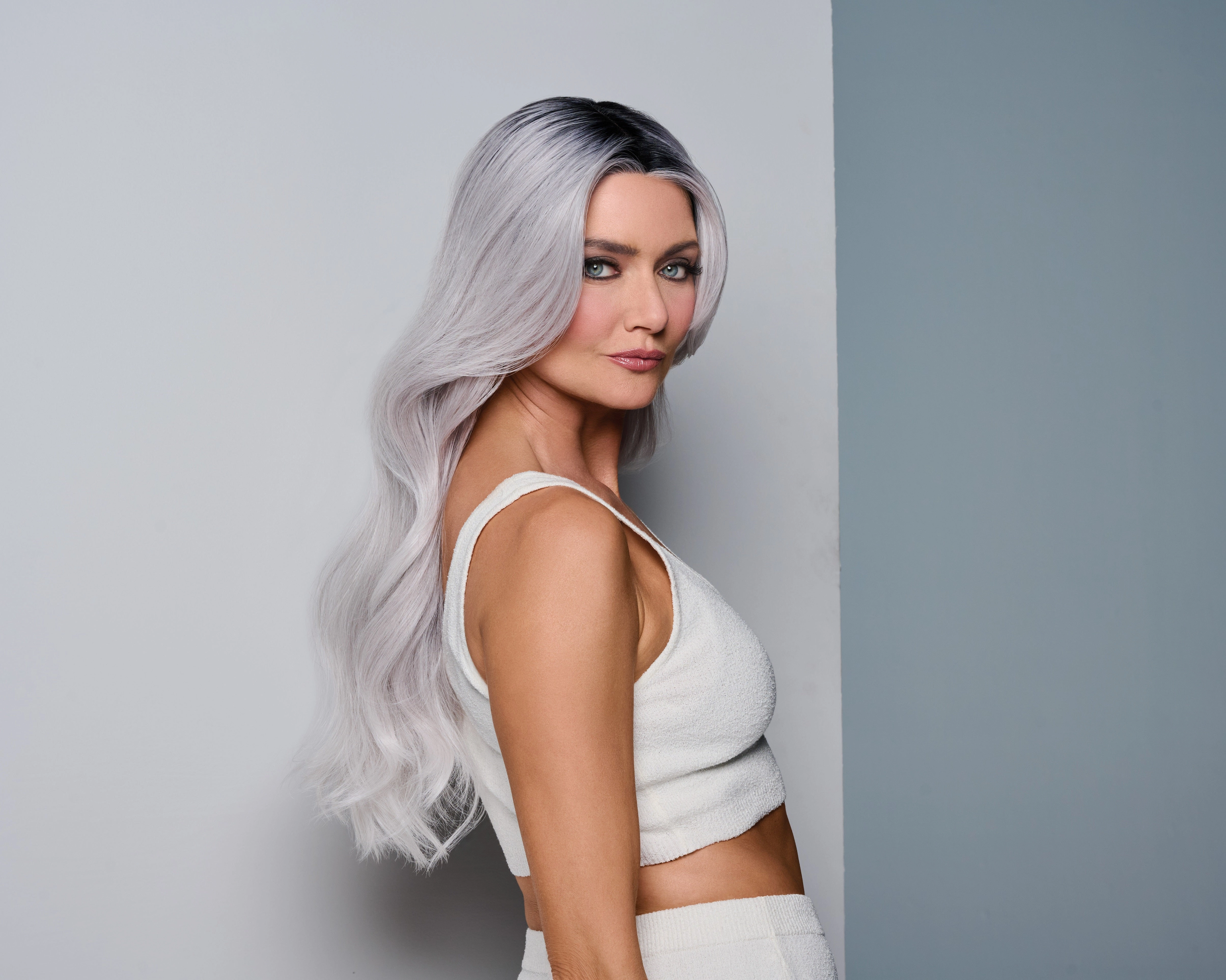 Queue The Hue Wig by Raquel Welch | Average Cap