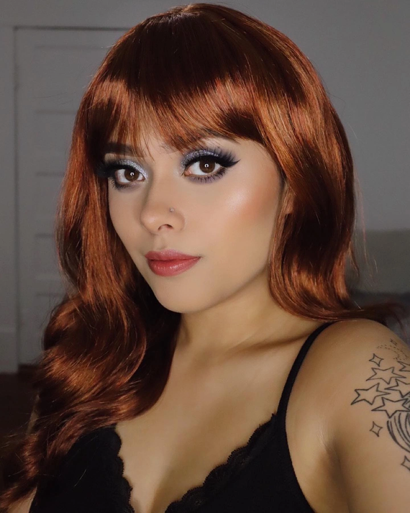 Red auburn & blonde wig with long cascading waves: Floriana