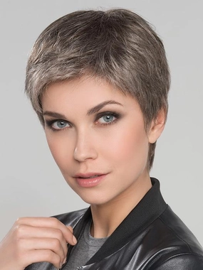 Risk Comfort | Short Synthetic Lace Front Wig